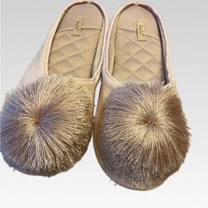HALLUCI WOMEN’S Chic pink Pom-Pom Slippers size 8